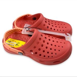 NEW! Water Shoe Clogs Dylan Slip On Pivoting Heel Strap Unisex Coral Kids Size 3